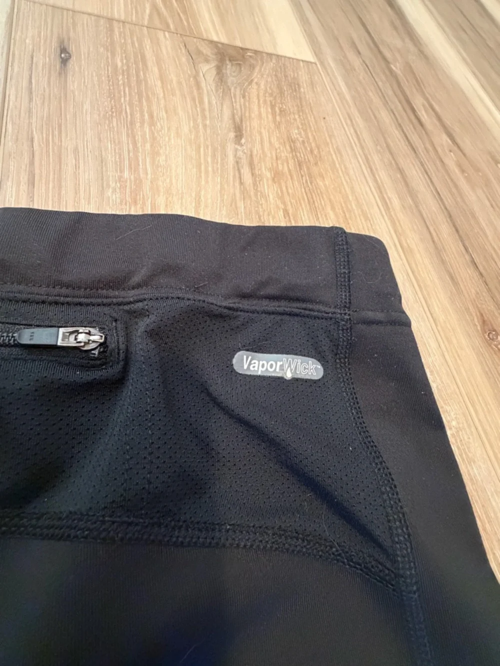 The North Face Black Capri Leggings - Picture 4 of 8